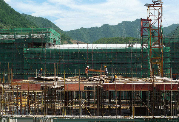 建筑工程青島塔機(jī)租賃|青島腳手架等租賃|青島盤扣輪扣租賃|青島方管租賃|青島施工電梯租賃